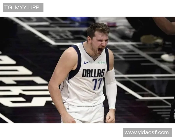 丹尼斯施罗德在NBA的崛起与挑战:从新星到球队核心的奋斗历程 丹尼斯施罗德在NBA的崛起与挑战:从新星到球队核心的奋斗历程