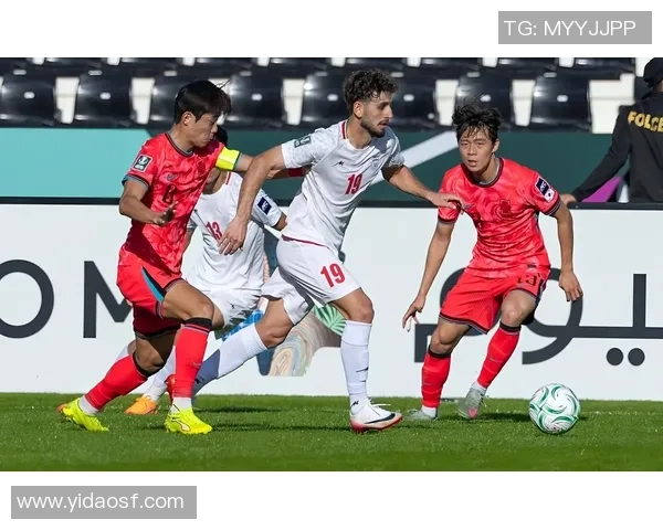 乌兹别克女足迎战伊朗队展开激烈较量争夺亚洲杯晋级资格