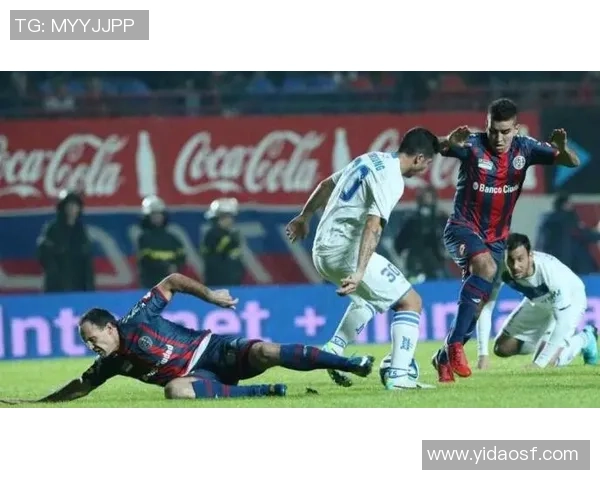 隹嗄与萨斯菲尔德的激烈对决揭示足球战术的新趋势与未来发展