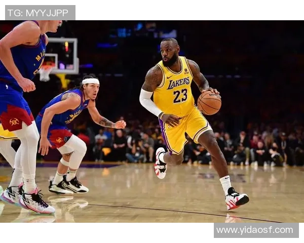 勒布朗詹姆斯领衔湖人对决掘金队的精彩较量与战术分析 勒布朗詹姆斯领衔湖人对决掘金队的精彩较量与战术分析