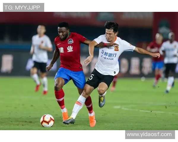 卓尔与建业激战正酣现场比分实时更新精彩瞬间回顾