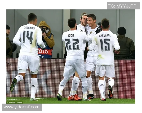 皇马与巴萨巅峰对决回顾2005年11月20日经典战役再现足球传奇