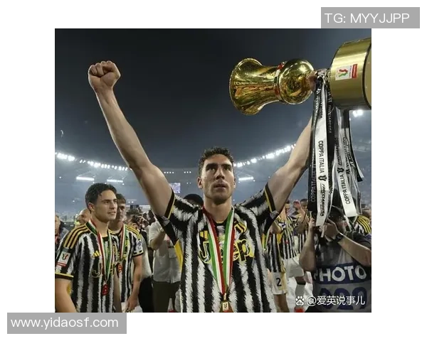 西班牙足球队以四比零战胜意大利队展现强大实力