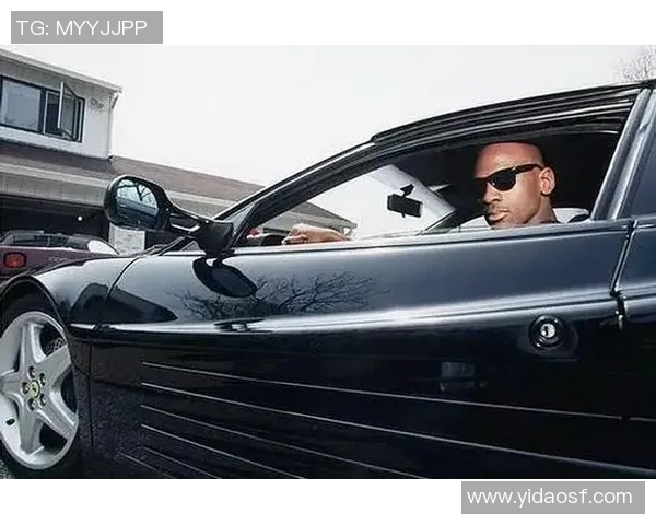 篮球明星与跑车的完美结合展现速度与激情的魅力人生