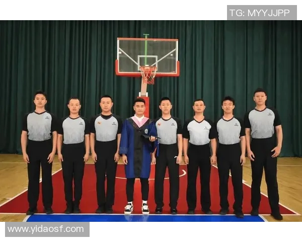 上海篮球队团队协作引发热议球迷对战术配合和球员表现的不同看法